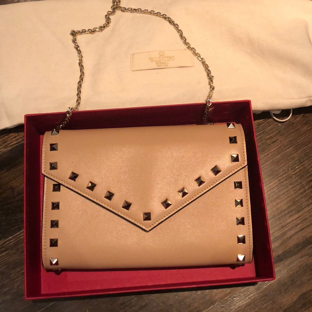 VALENTINO Garavani - Rockstud Wallet on a Chain